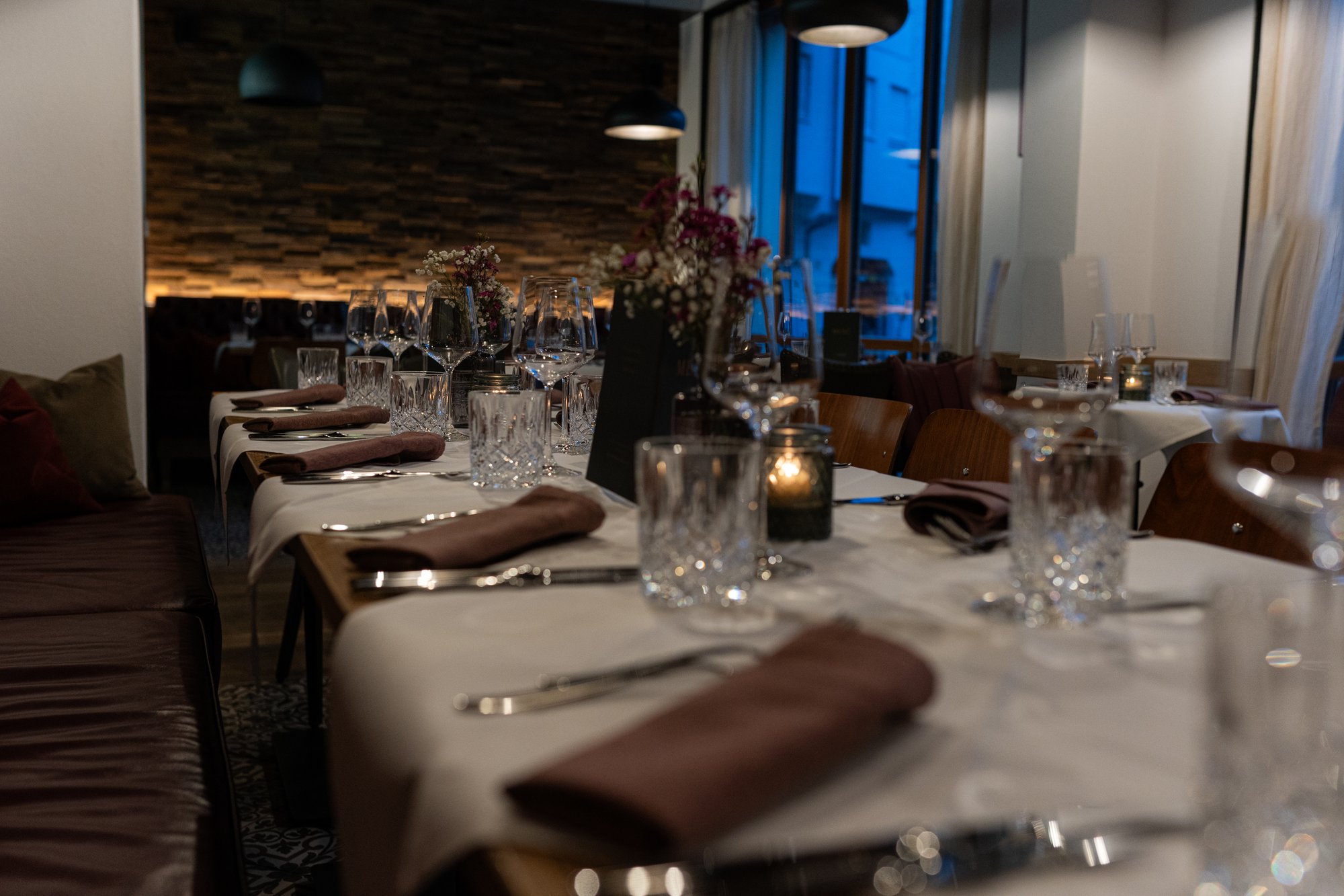 Im Hof Abendessen Im Hof Abendessen